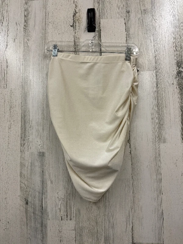 Urban Sense Skirt Mini & Short By Blush  Size: L