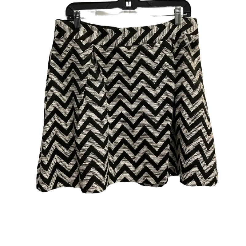Elegant And Noble Skirt Midi By Banana Republic In Black & Cream, Size: 12