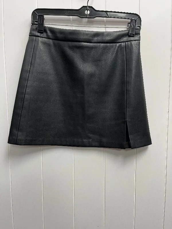 College Style Skirt Mini & Short By fore In Black, Size: S