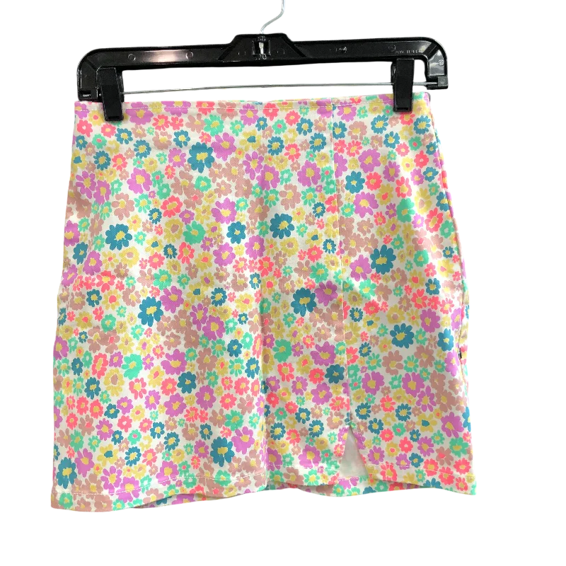 Skirt Mini & Short By Wild Fable In Floral Print, Size: 2