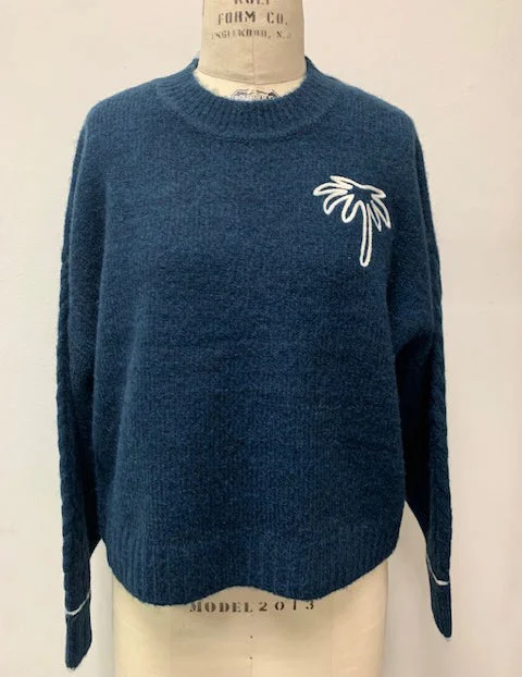 Fresh And Natural Sundry Cable Sleeve Sweater with Embroidery in Deep Navy