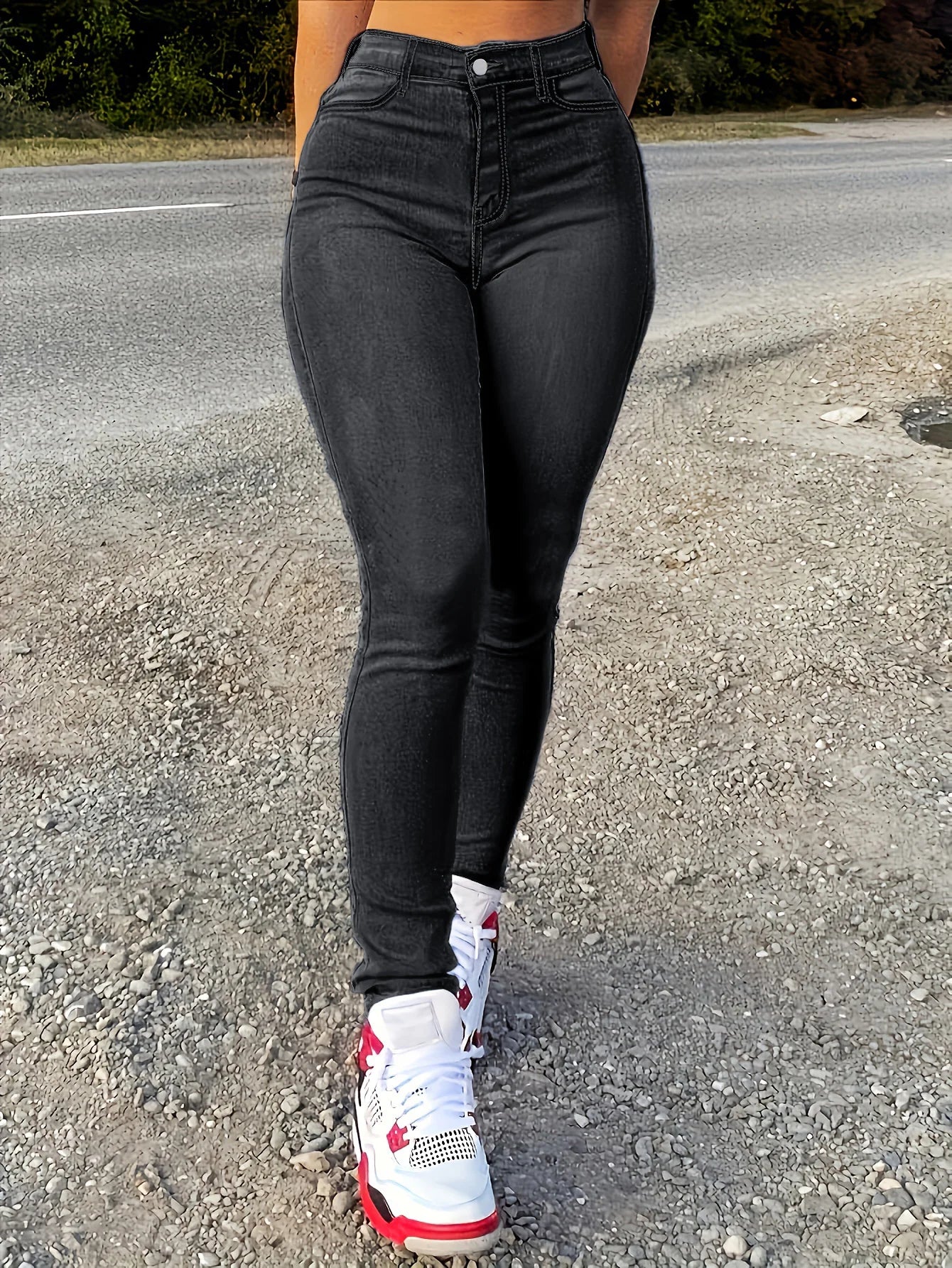 Low-key Luxury Women Simple Slim Wash Casual Style Jeans Zipper Button Closed Denim Pants