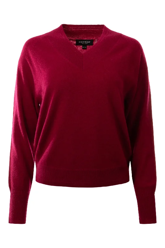 Comfortable And Casual Repeat Cashmere Raglan V-neck Cashmere Sweater in Ruby