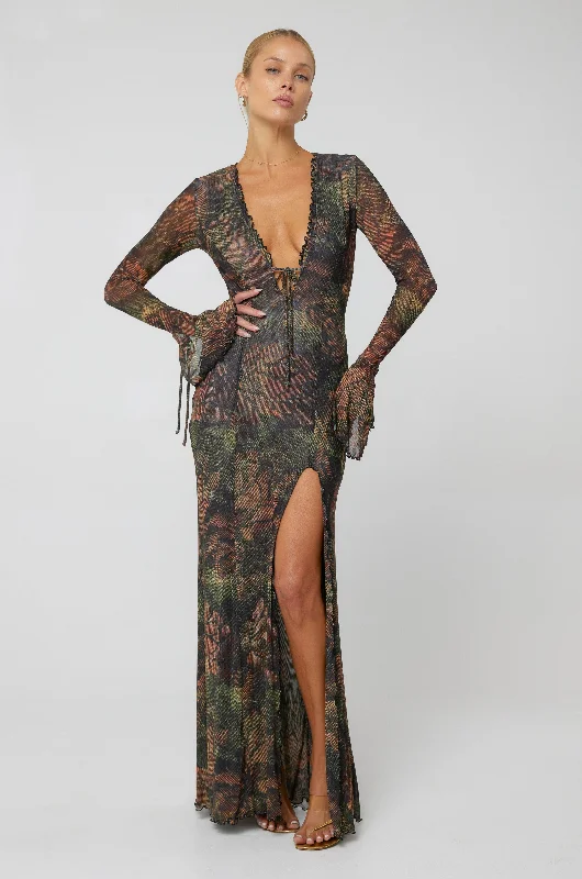 Elegant And Simple Lennon Maxi in Autumn