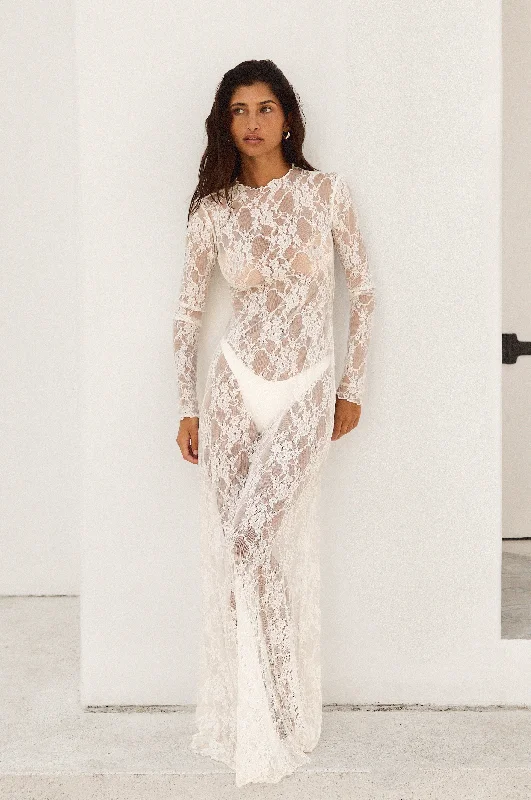 Casual Street Lyon Lace Dress in White Lace