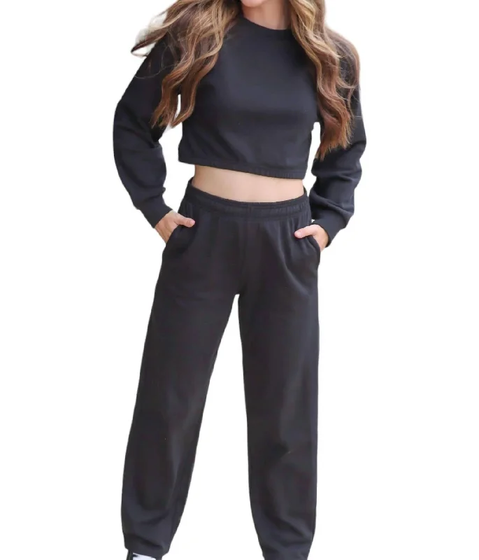 Wearable At Home Or Out The Essential Set In Black