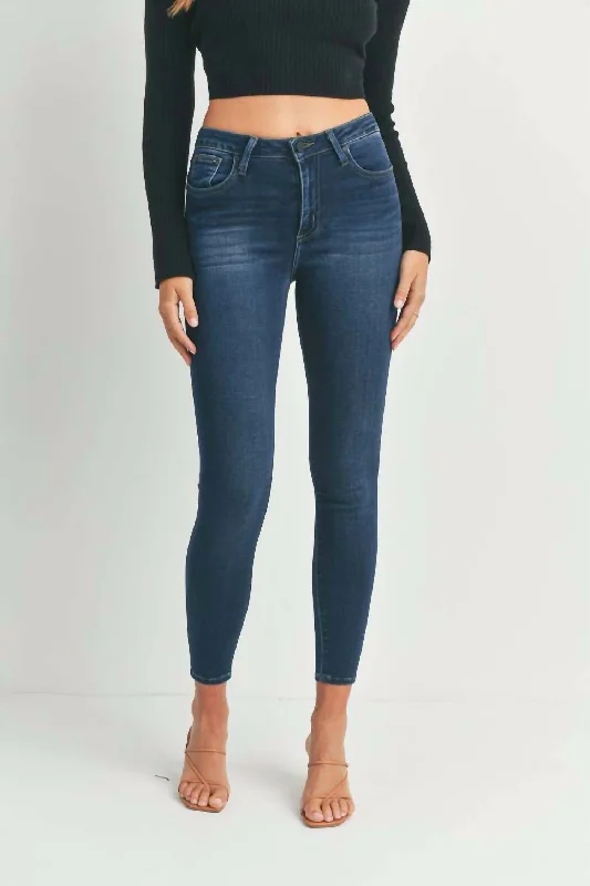Fashion Style 5 Pocket Classic Skinny Jean W/ Luxury Fabric In Dark Denim