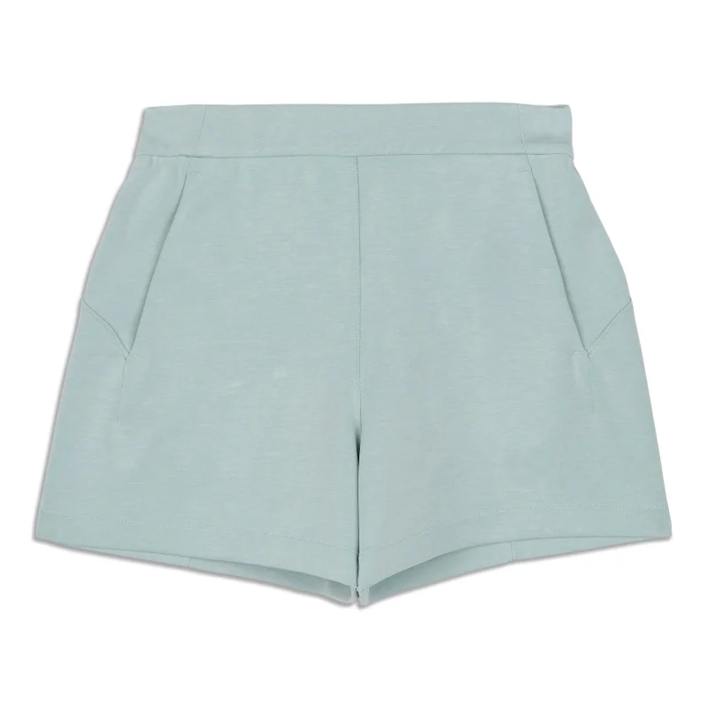 Elegant Style Softstreme Relaxed Short