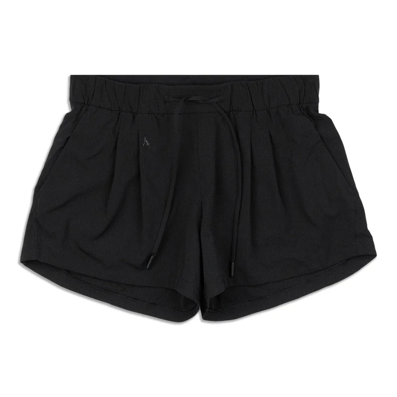 Designer Style Stroll at Sundown WovenAir™ Short